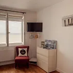 לינה וארוחת בוקר Les D'hotes De La